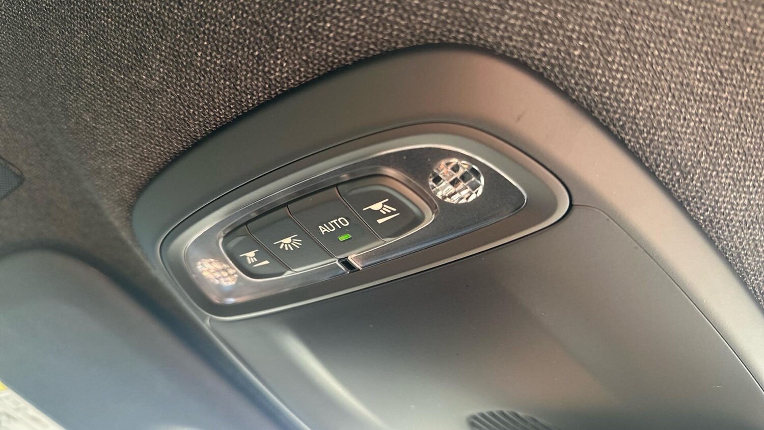 Used Volvo XC40 2022 for sale - 76432349: Photo 40