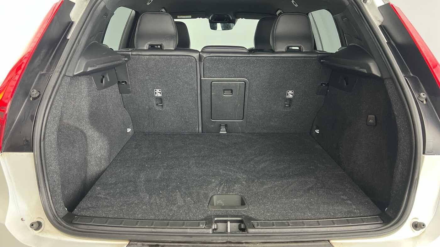 Used Volvo XC40 2022 for sale - 76432349: Photo 5