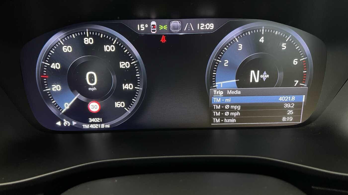 Used Volvo XC40 2022 for sale - 76432349: Photo 9