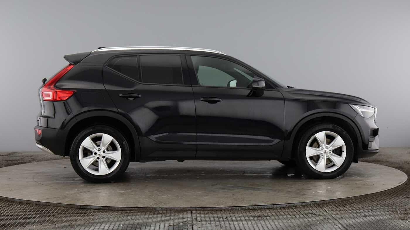 Used Volvo XC40 2022 for sale - 76701134: Photo 2