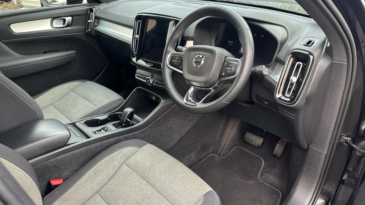 Used Volvo XC40 2022 for sale - 76701134: Photo 30