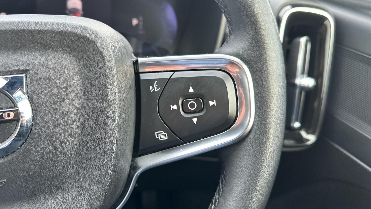 Used Volvo XC40 2022 for sale - 76701134: Photo 34