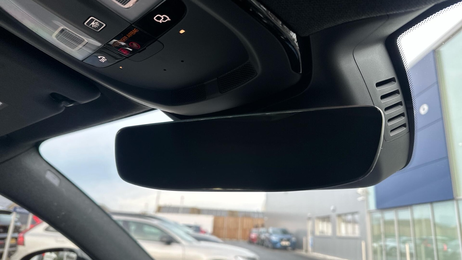 Used Volvo XC40 2022 for sale - 76701134: Photo 40