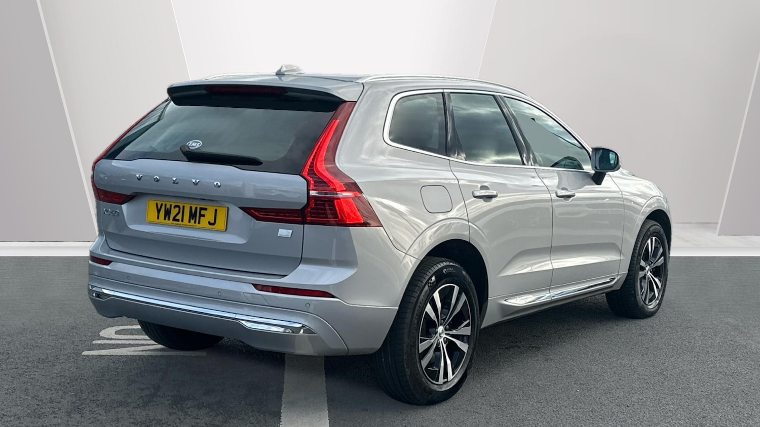 Used Volvo XC60 2021 for sale - 77108930: Photo 2