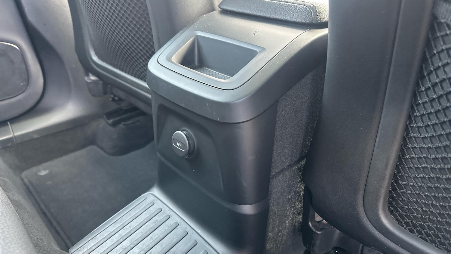 Used Volvo XC60 2021 for sale - 77108930: Photo 28