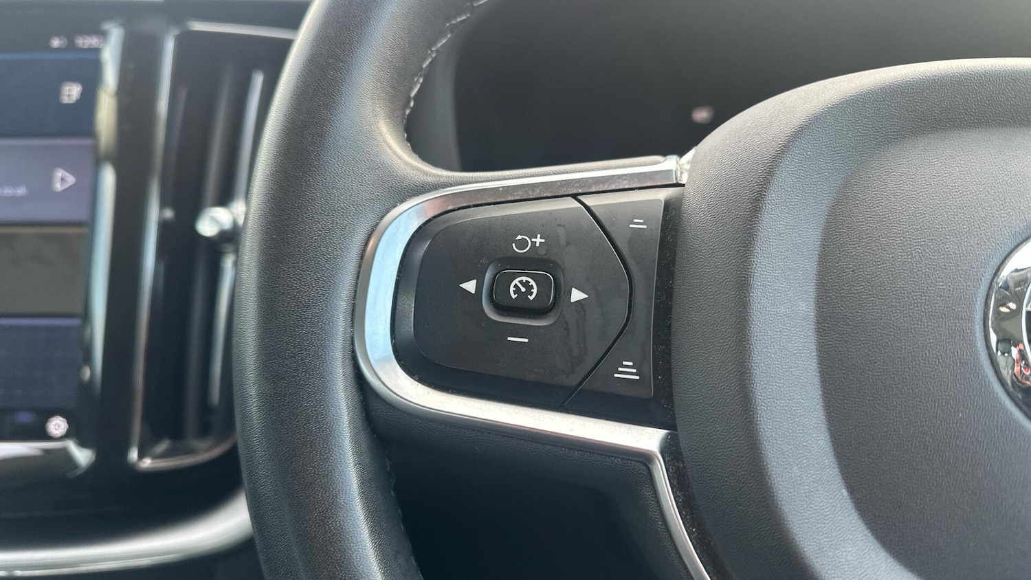 Used Volvo XC60 2021 for sale - 77108930: Photo 35