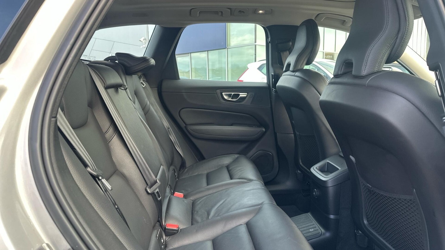 Used Volvo XC60 2021 for sale - 77108930: Photo 6