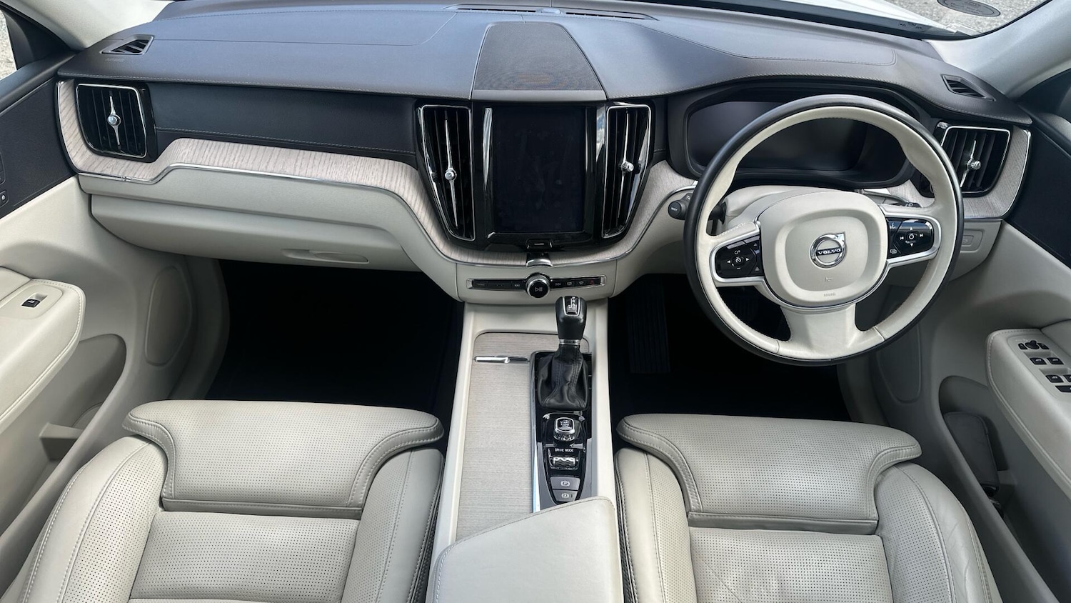 Used Volvo XC60 2018 for sale - 76336813: Photo 5