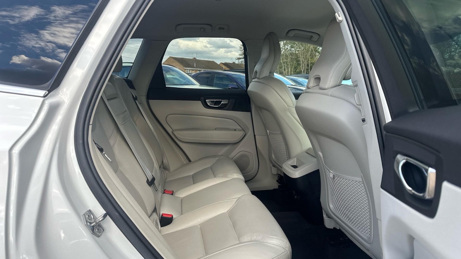 Used Volvo XC60 2018 for sale - 76336813: Photo 6