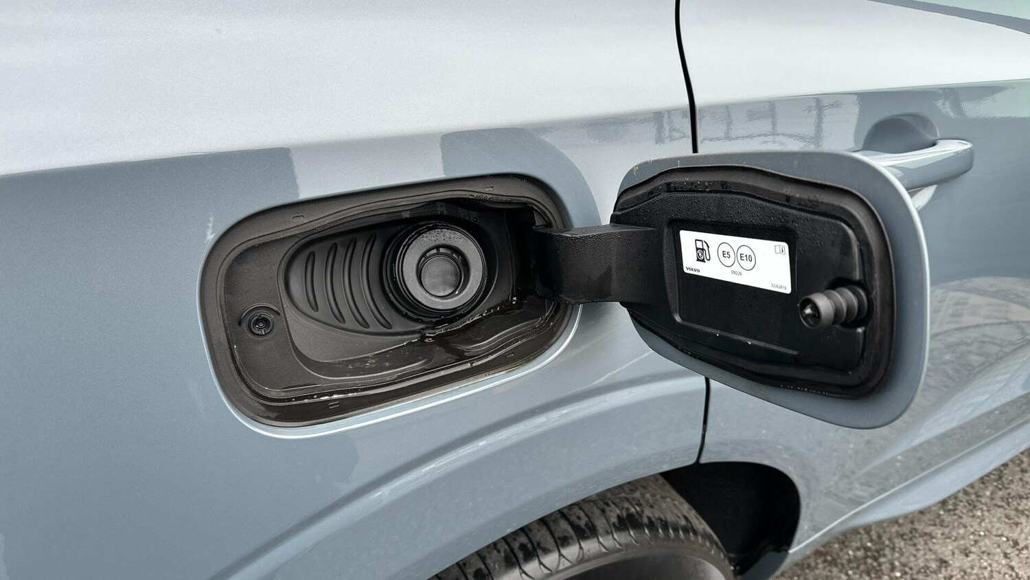 Used Volvo XC60 2023 for sale - 77672939: Photo 16