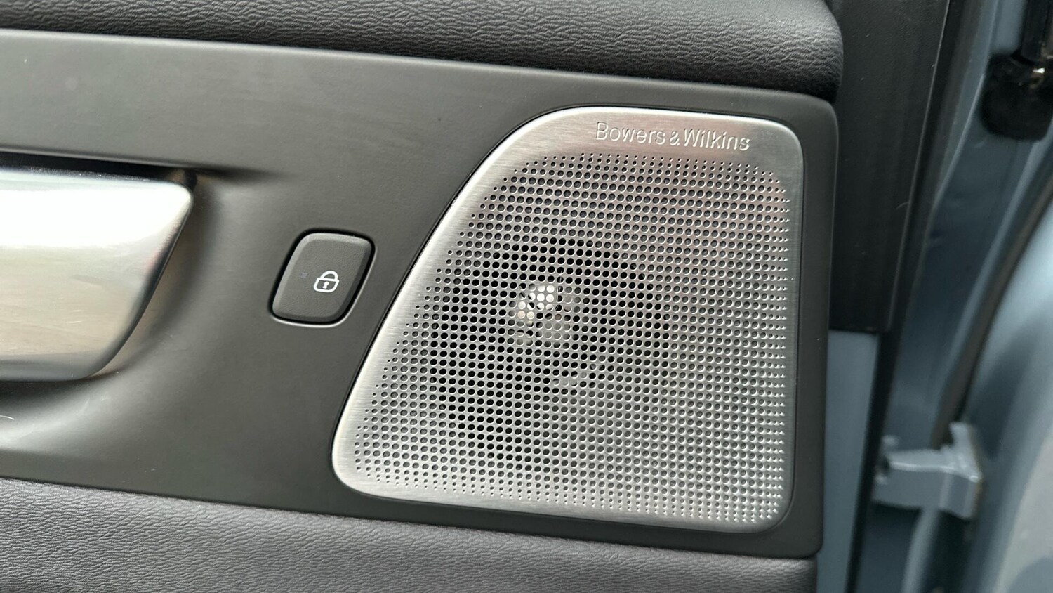 Used Volvo XC60 2023 for sale - 77672939: Photo 37