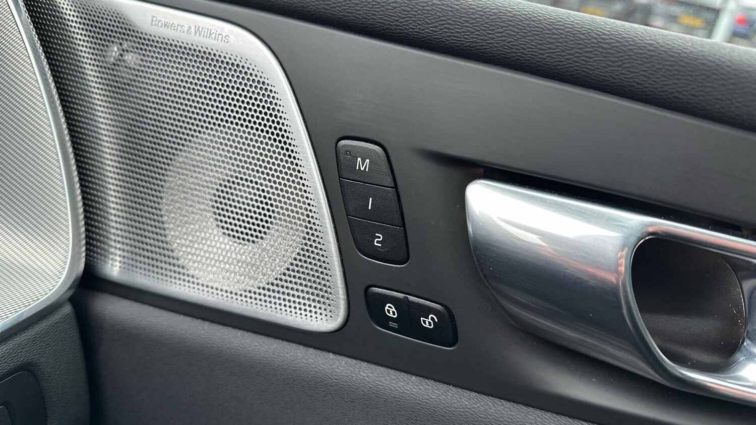 Used Volvo XC60 2023 for sale - 77672939: Photo 41