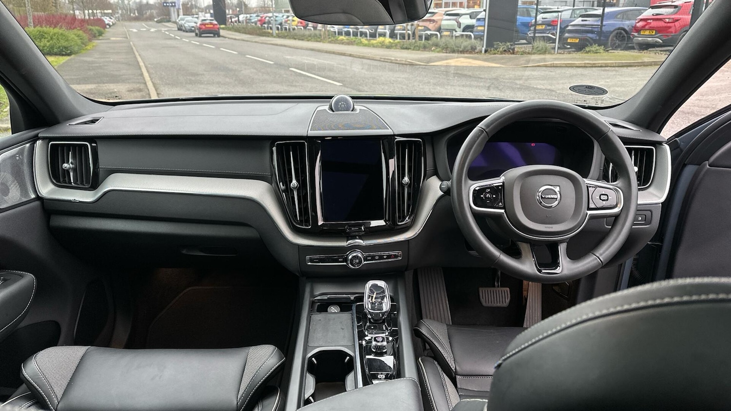 Used Volvo XC60 2023 for sale - 77672939: Photo 5