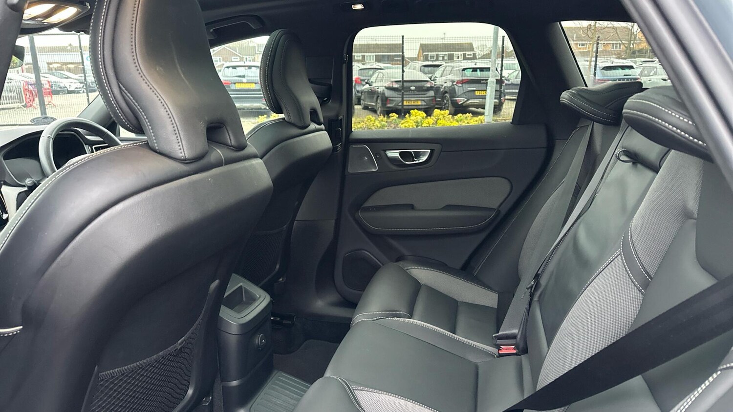 Used Volvo XC60 2023 for sale - 77672939: Photo 6