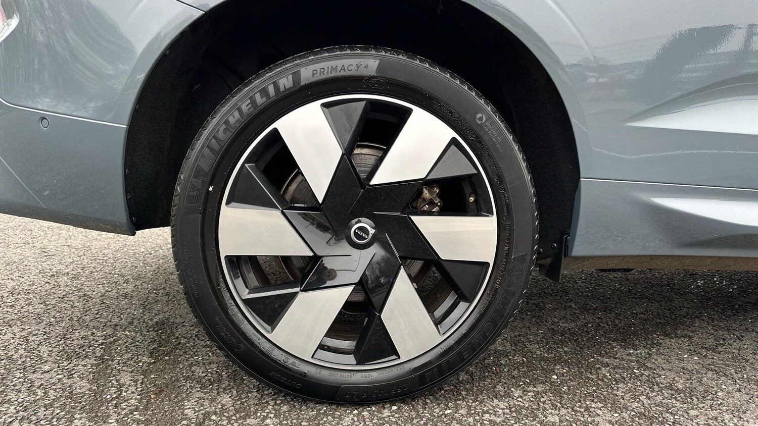 Used Volvo XC60 2023 for sale - 77672939: Photo 9