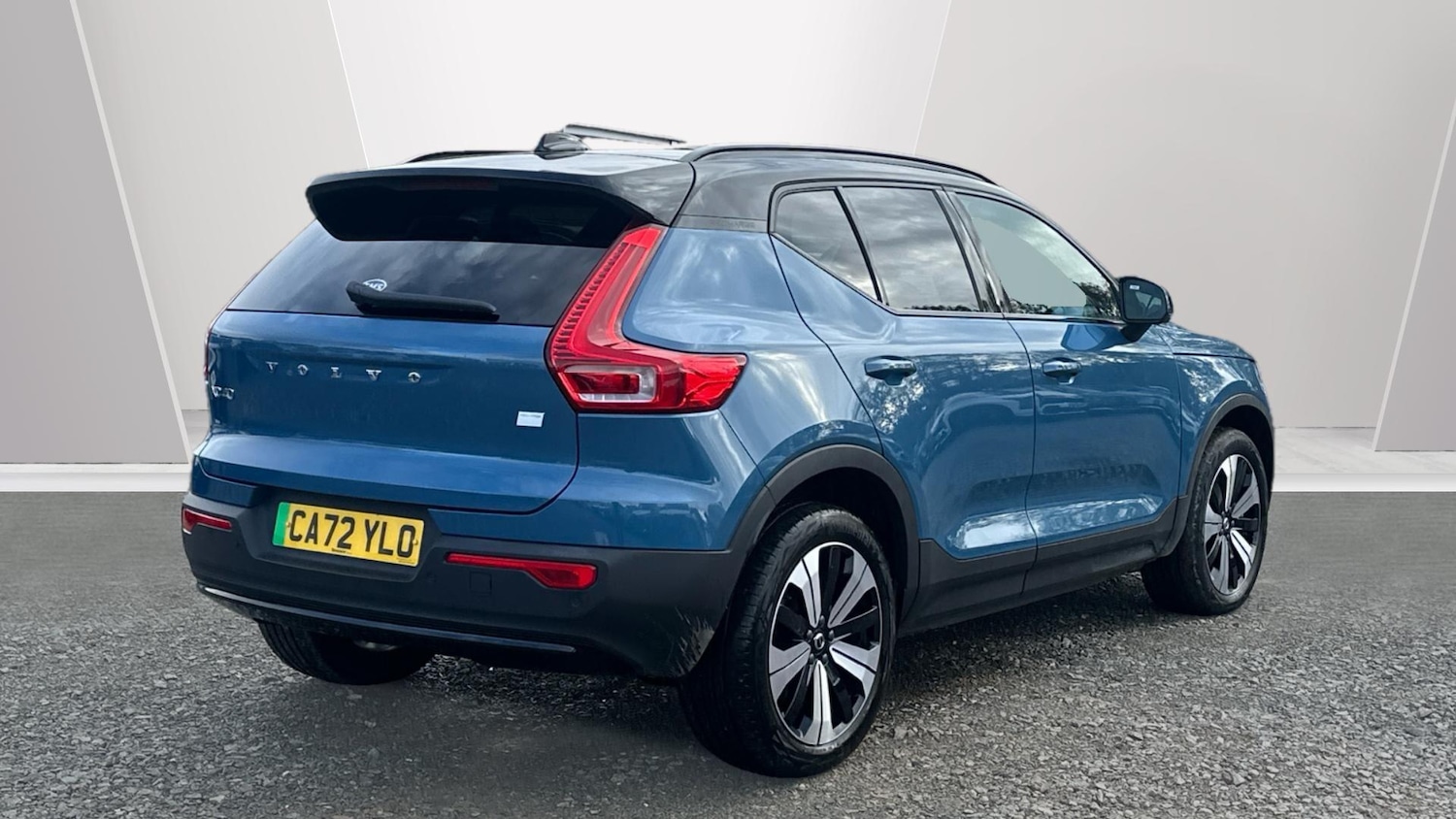 Used Volvo XC40 2022 for sale - 76336811: Photo 2