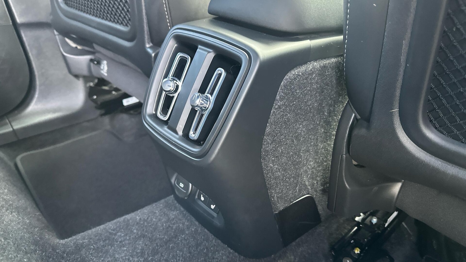 Used Volvo XC40 2022 for sale - 76336811: Photo 28