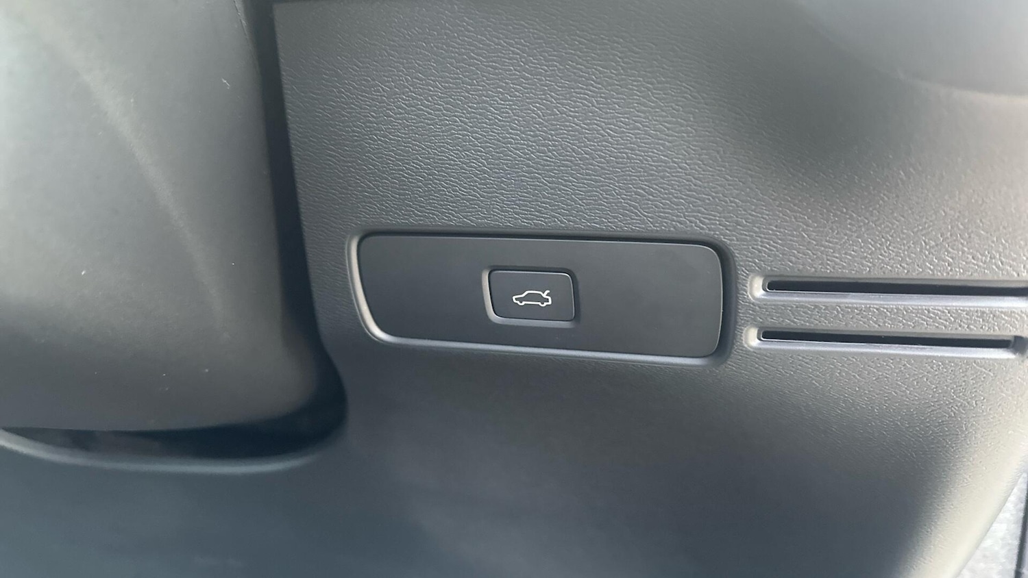 Used Volvo XC40 2022 for sale - 76336811: Photo 33