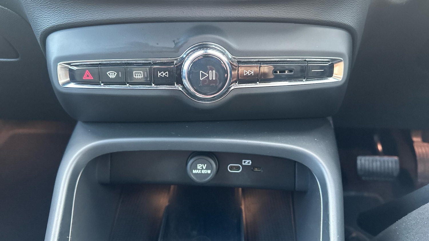 Used Volvo XC40 2022 for sale - 76336811: Photo 39