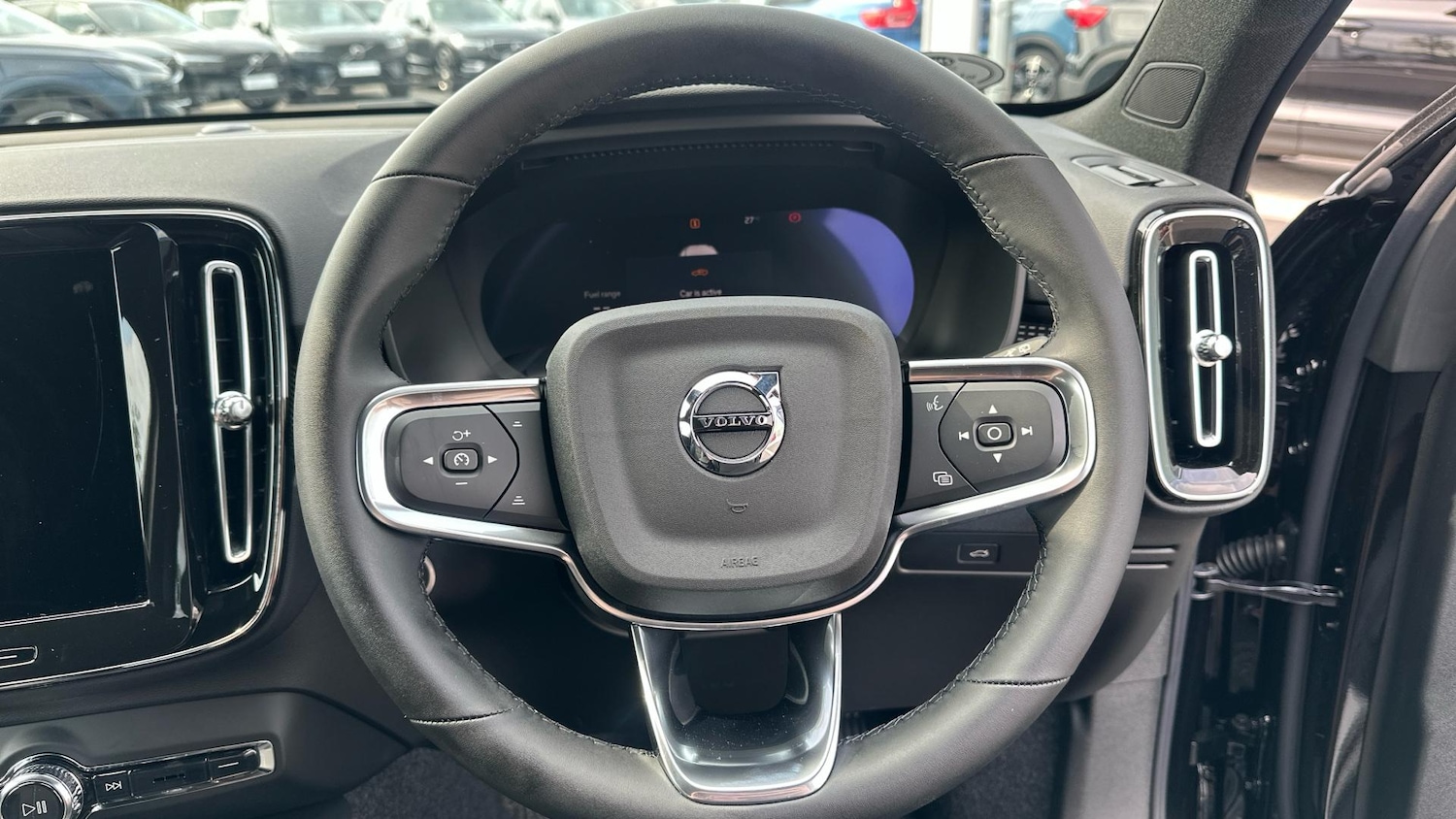 Used Volvo XC40 2025 for sale - 76336092: Photo 10