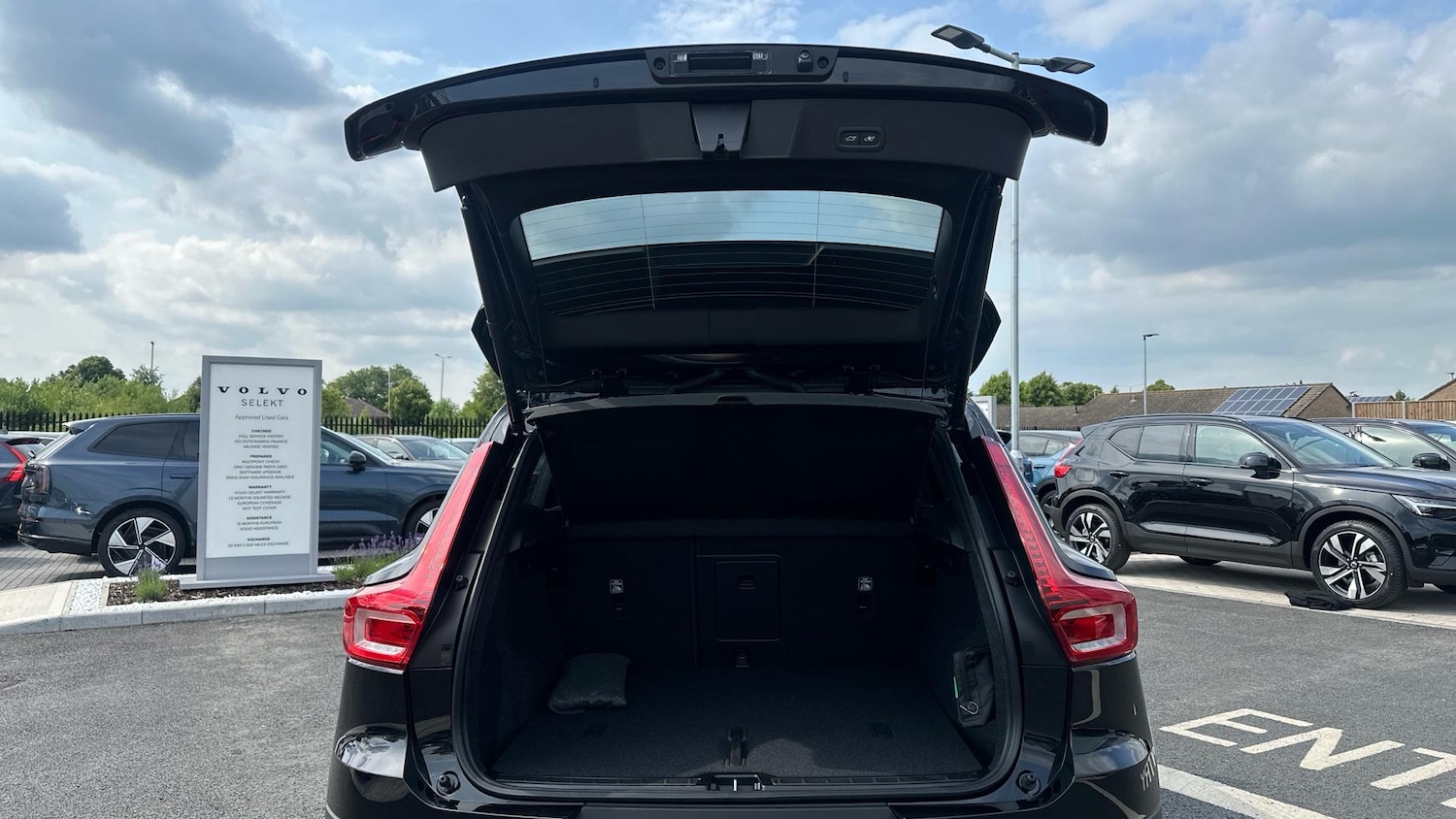 Used Volvo XC40 2025 for sale - 76336092: Photo 13