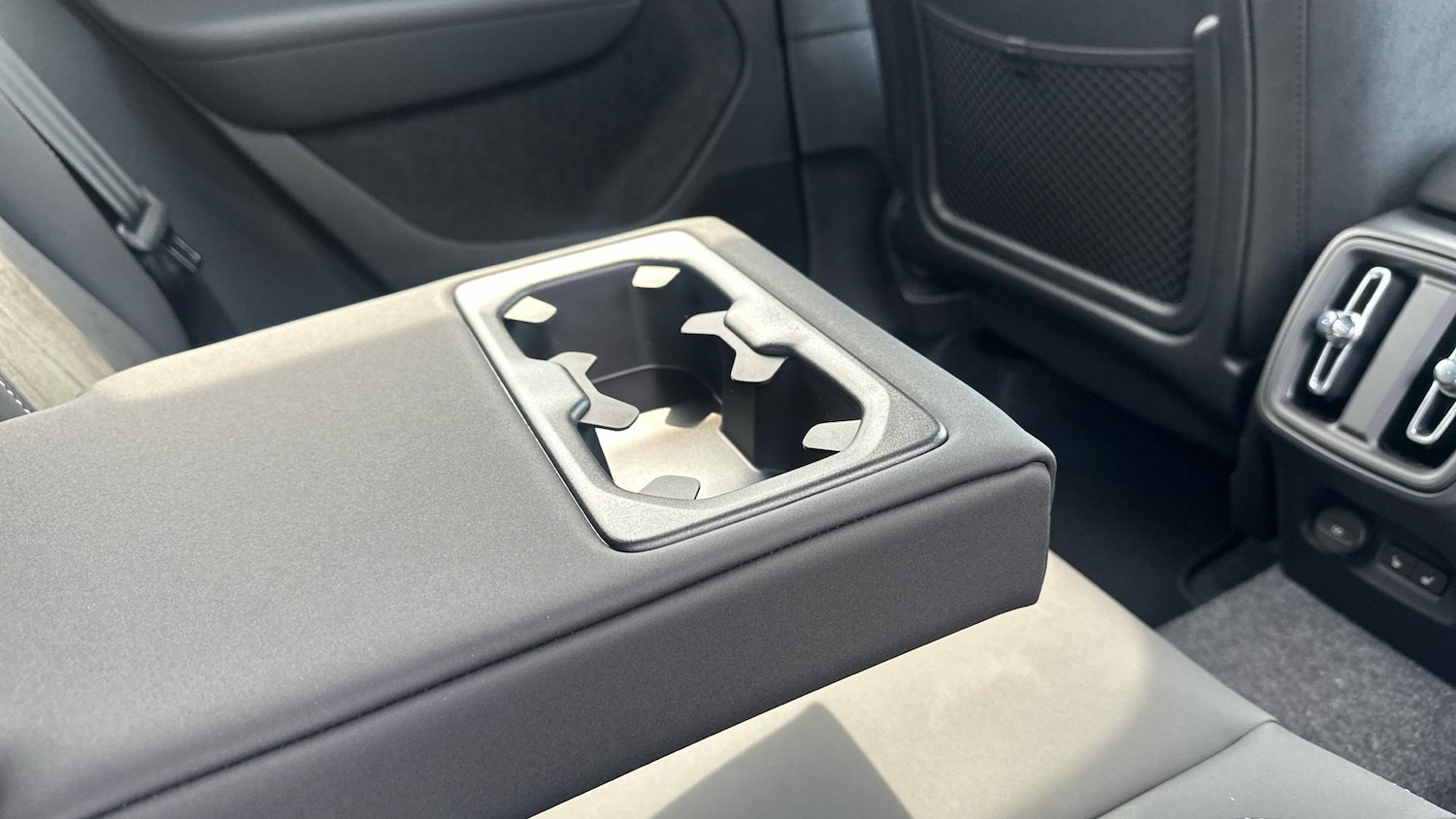 Used Volvo XC40 2025 for sale - 76336092: Photo 26