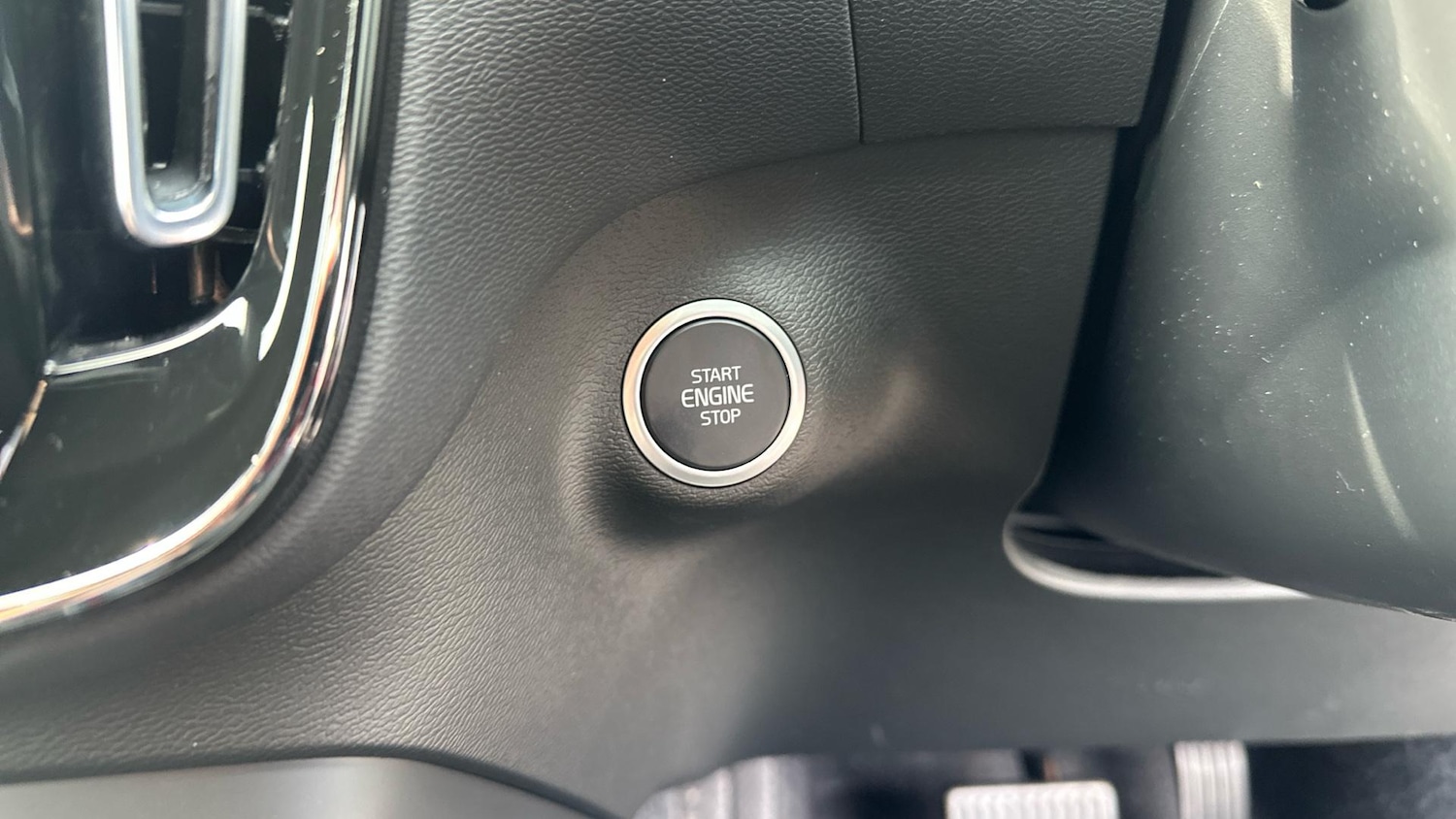 Used Volvo XC40 2025 for sale - 76336092: Photo 36