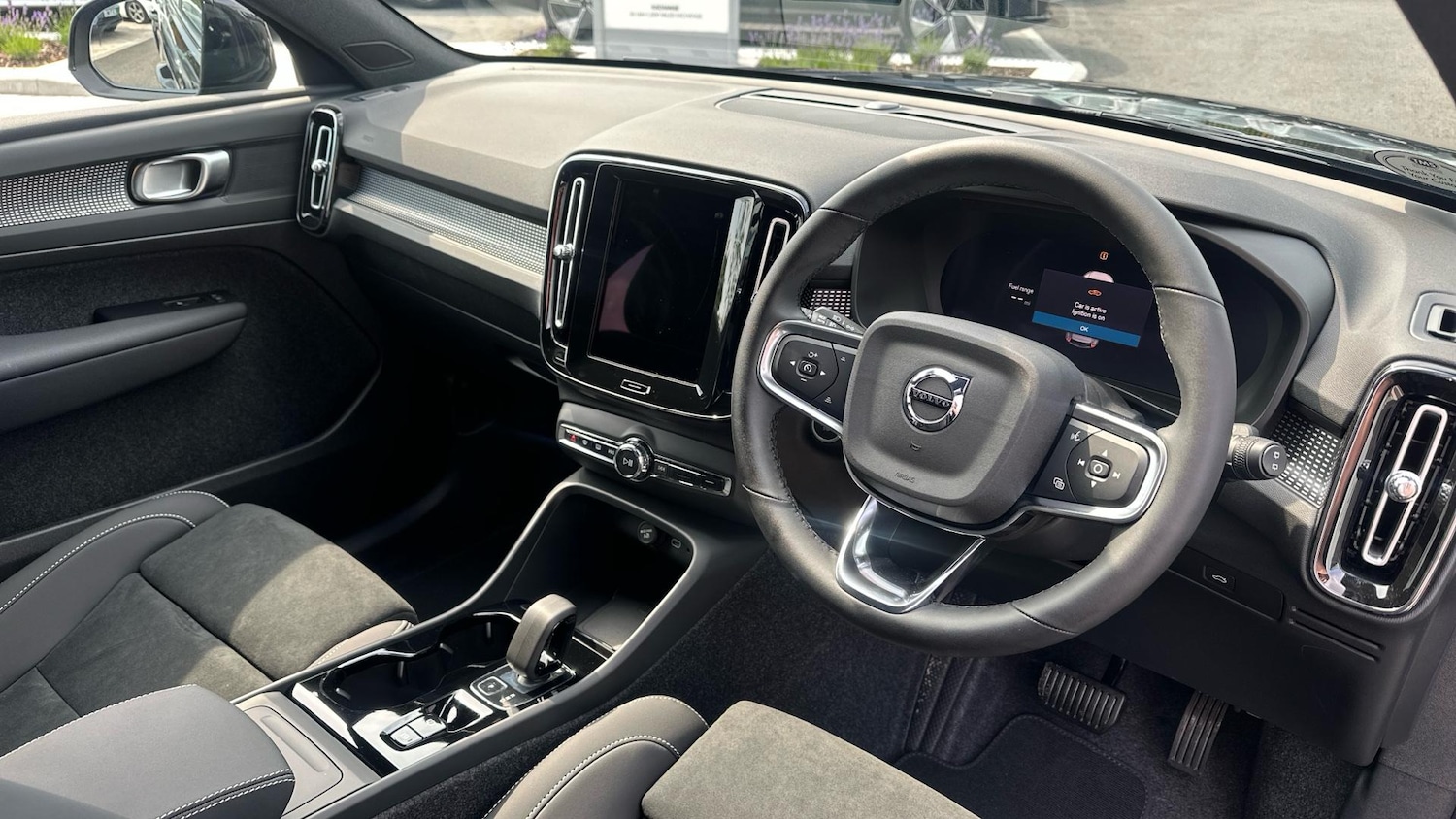 Used Volvo XC40 2025 for sale - 76336092: Photo 4