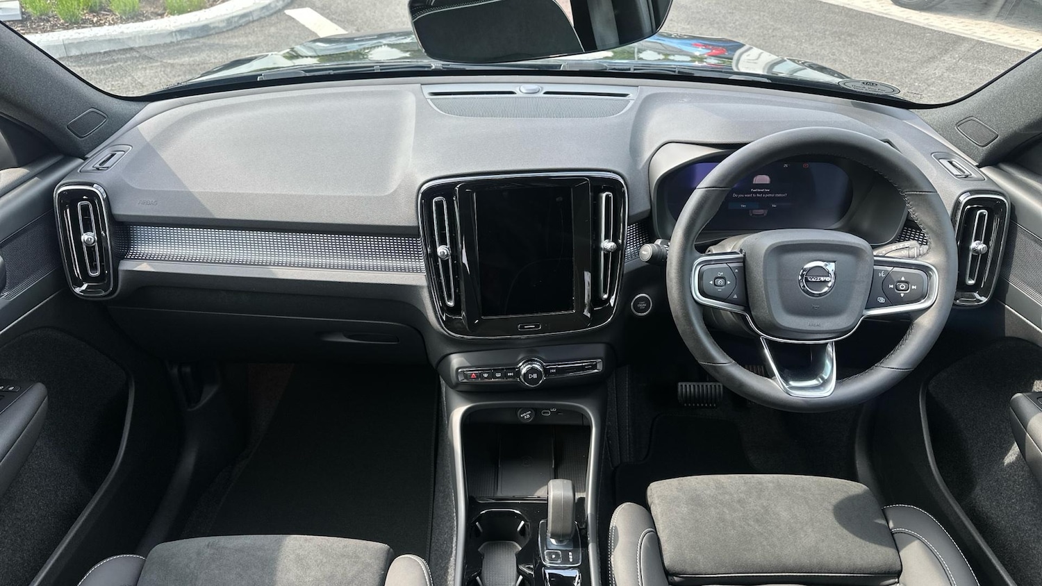 Used Volvo XC40 2025 for sale - 76336092: Photo 5