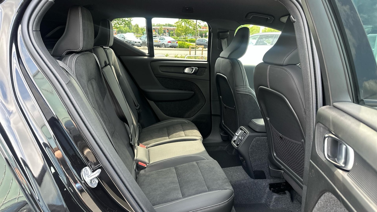 Used Volvo XC40 2025 for sale - 76336092: Photo 6