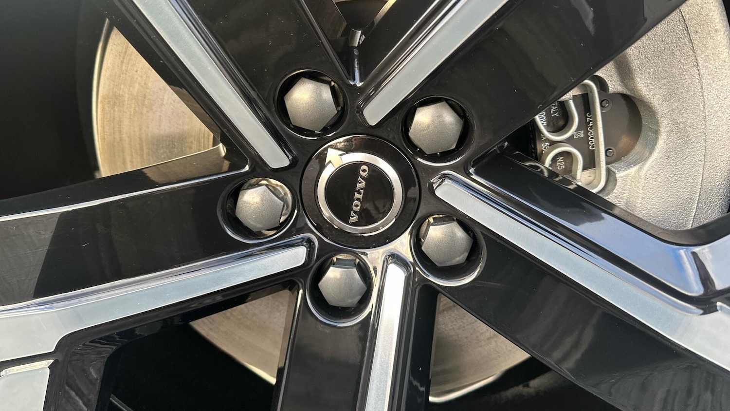 Used Volvo XC60 2025 for sale - 77040456: Photo 15