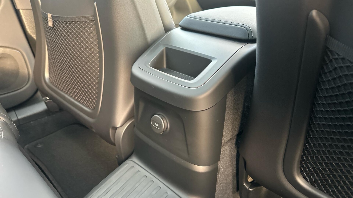 Used Volvo XC60 2025 for sale - 77040456: Photo 29