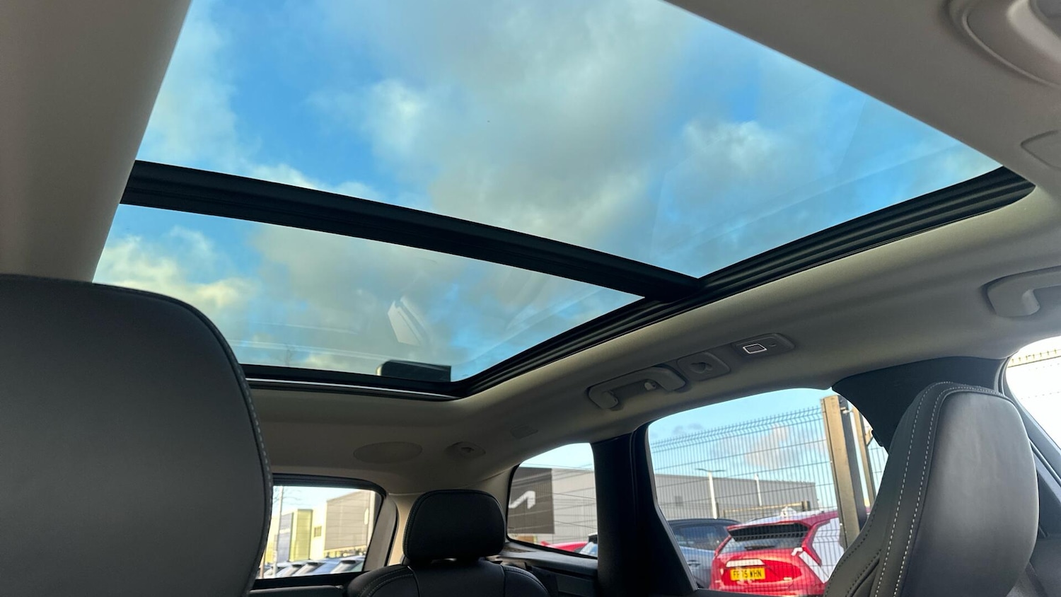 Used Volvo XC60 2025 for sale - 77040456: Photo 44