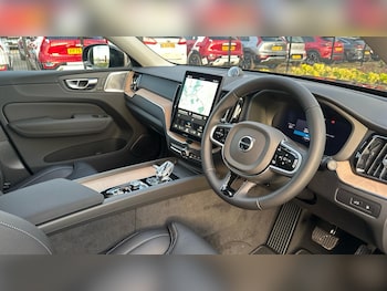 Used Volvo XC60 2025 for sale - 77040456: Photo