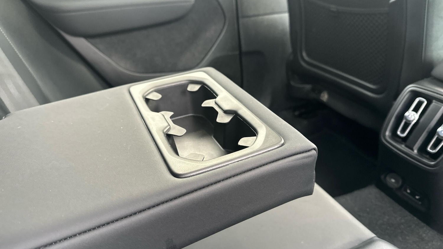 Used Volvo C40 2022 for sale - 76337622: Photo 29