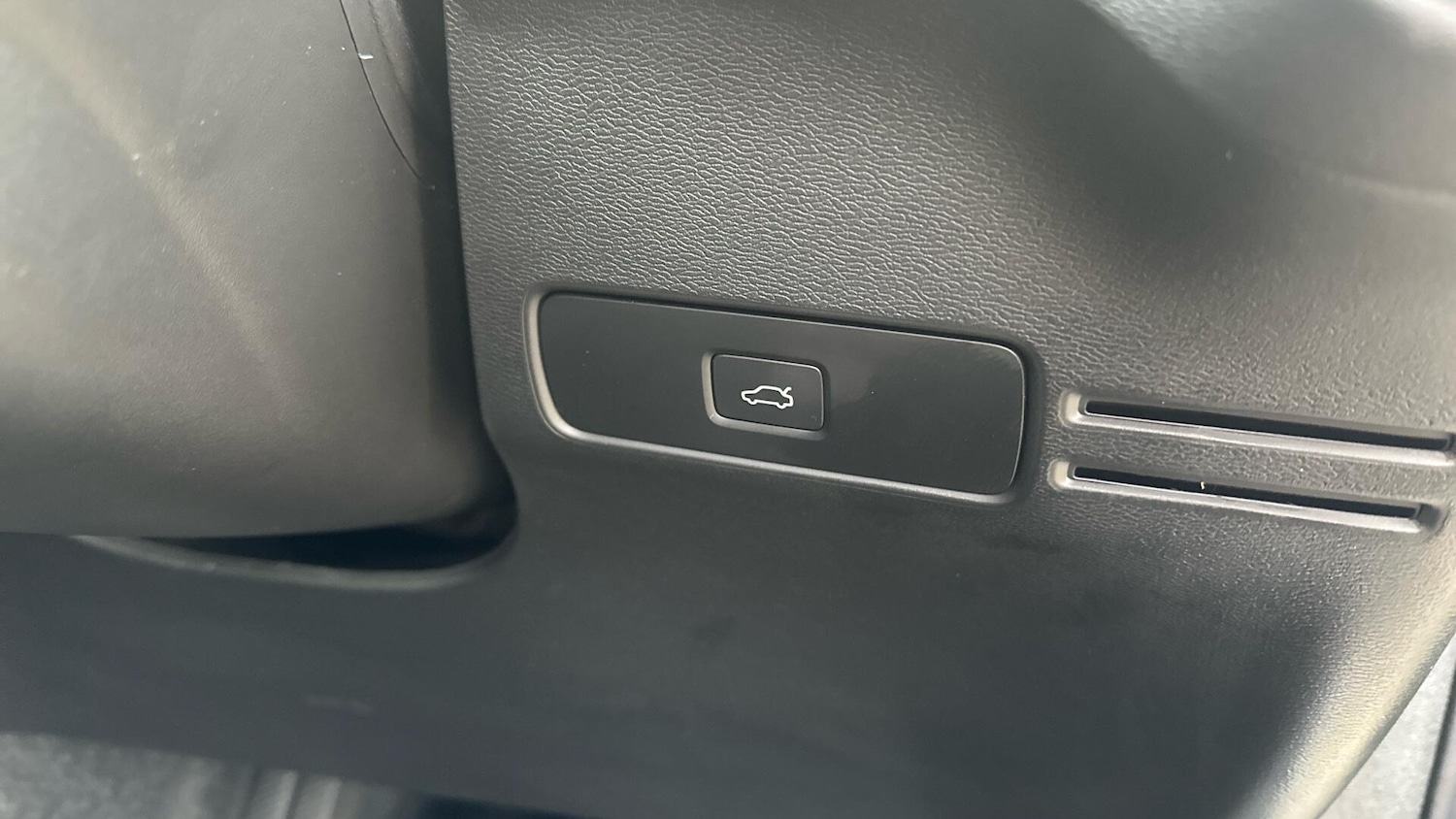 Used Volvo C40 2022 for sale - 76337622: Photo 32