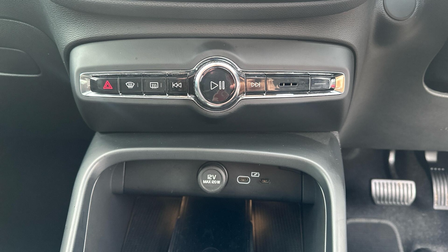 Used Volvo C40 2022 for sale - 76337622: Photo 38