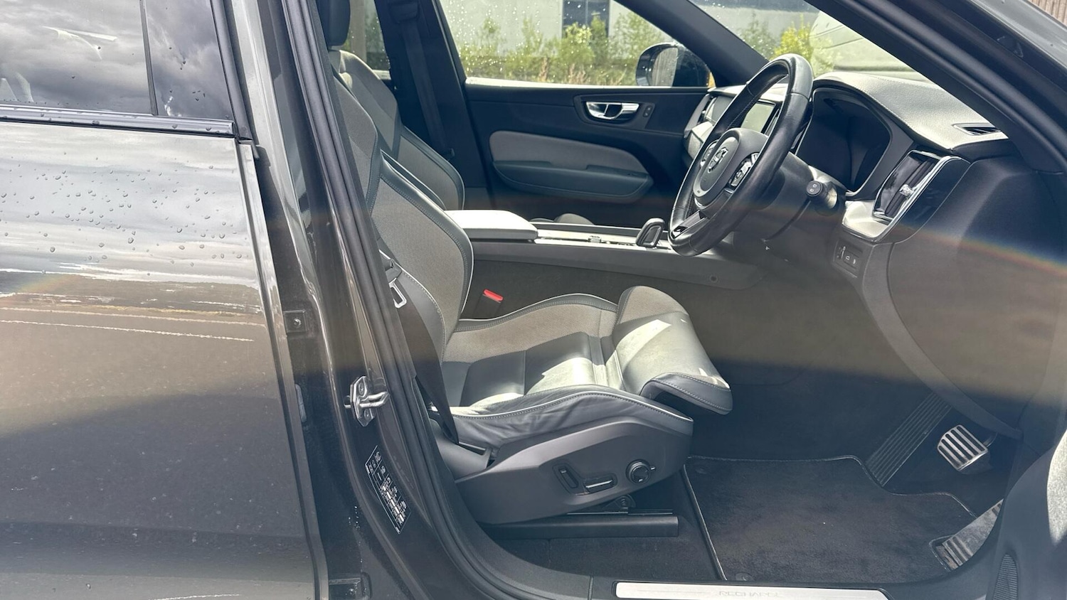 Used Volvo XC60 2020 for sale - 76714164: Photo 35