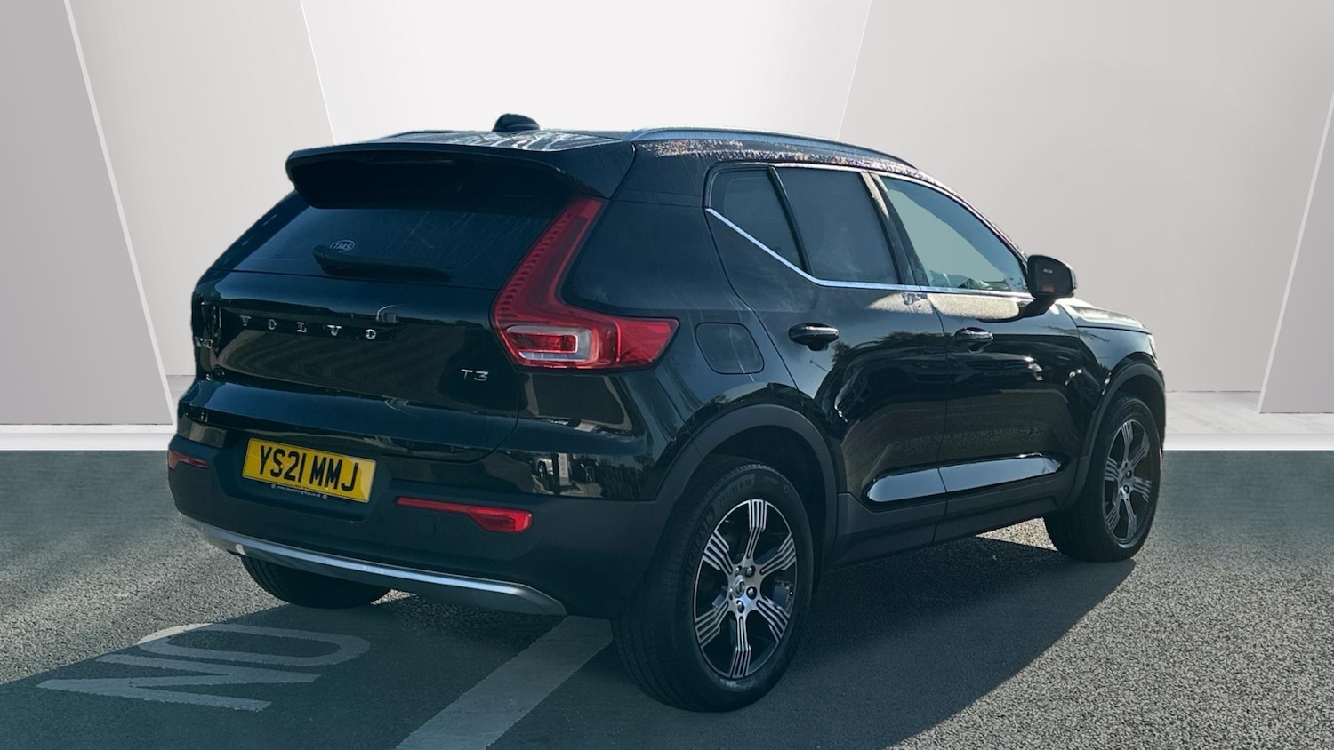 Used Volvo XC40 2021 for sale - 76336597: Photo 2