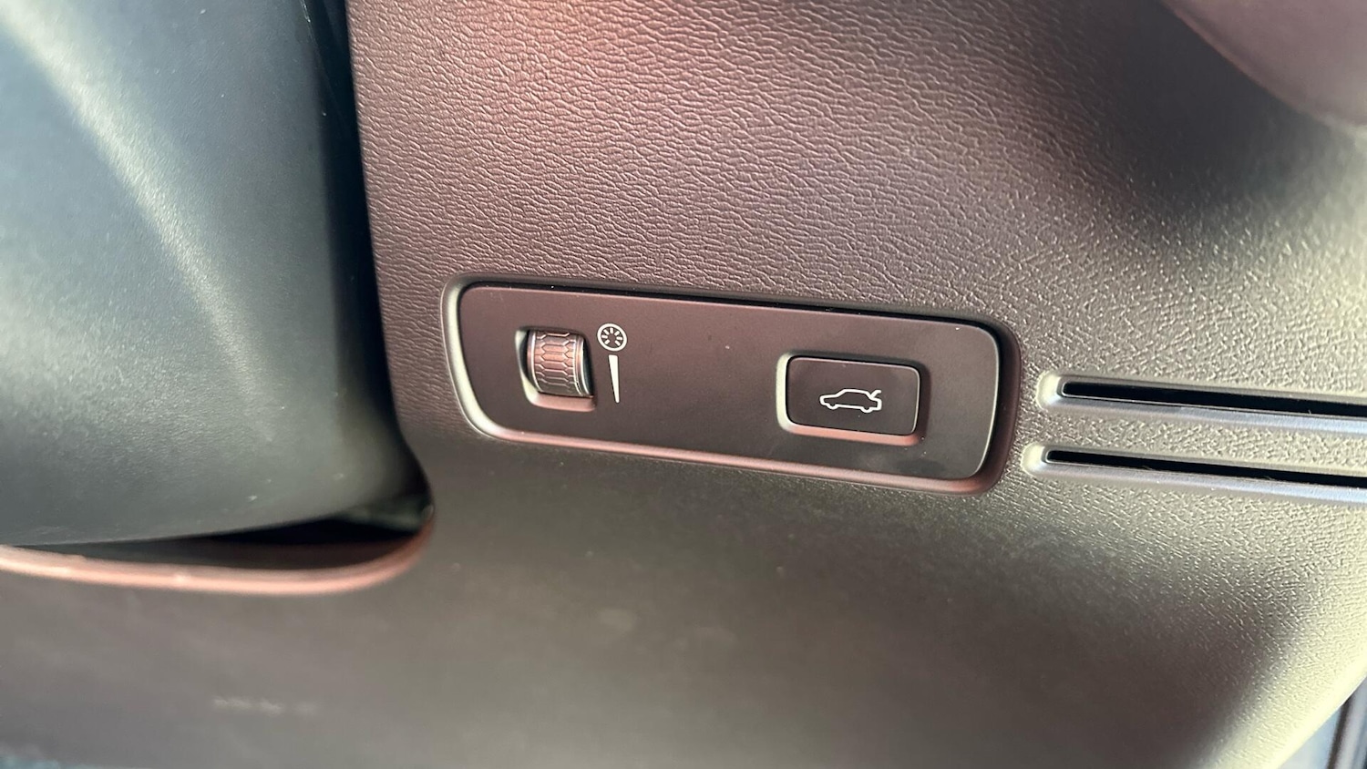 Used Volvo XC40 2021 for sale - 76336597: Photo 30