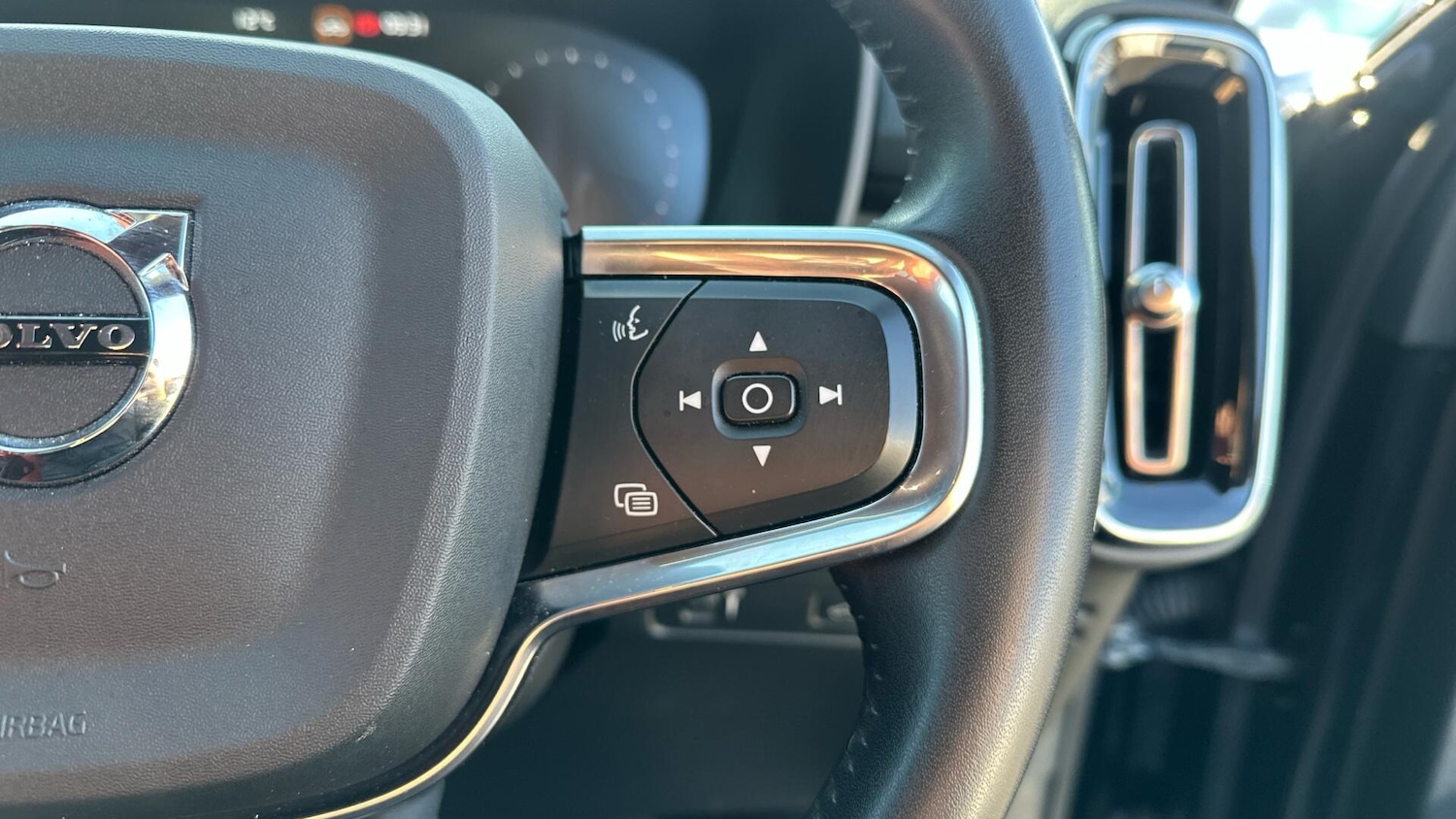 Used Volvo XC40 2021 for sale - 76336597: Photo 31