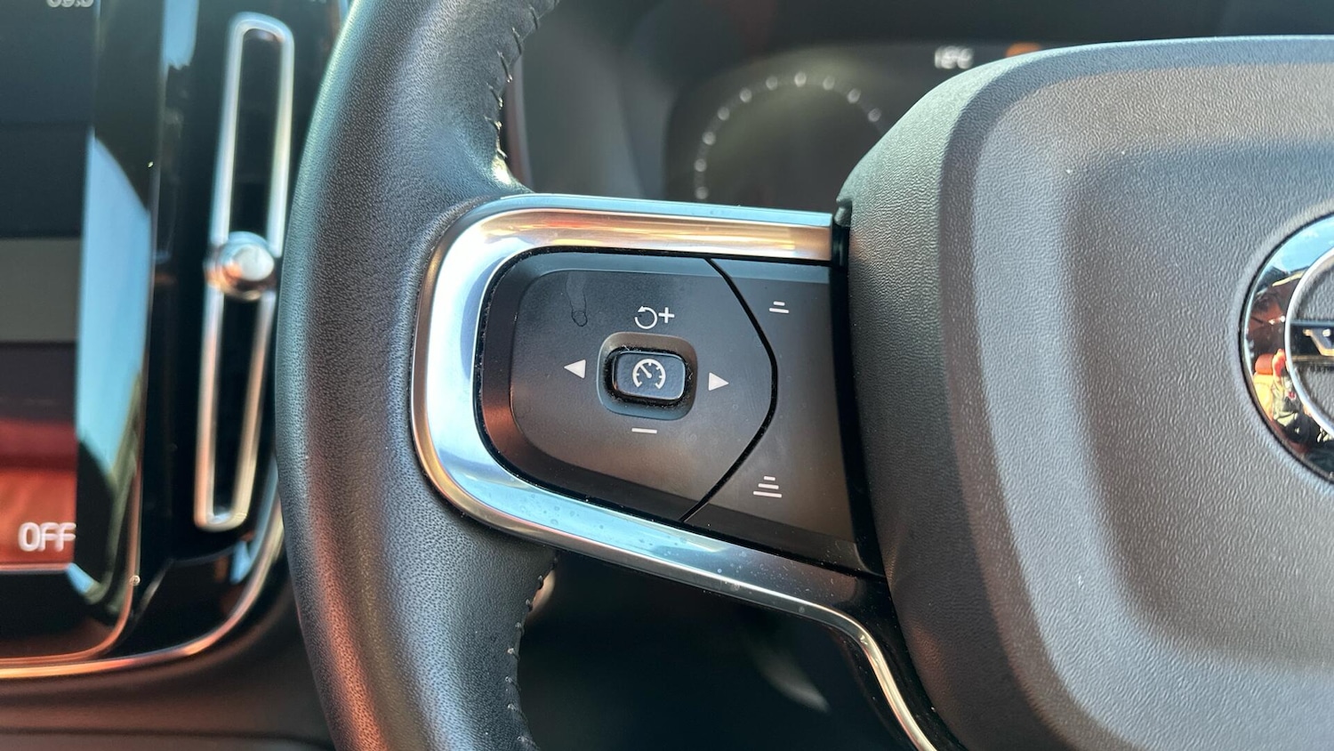 Used Volvo XC40 2021 for sale - 76336597: Photo 32