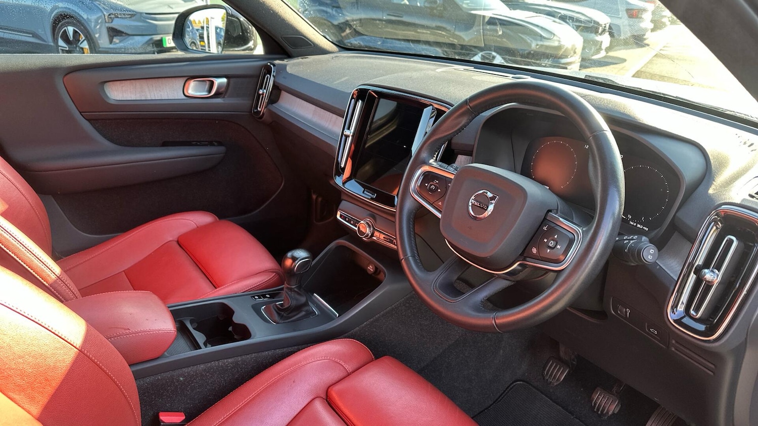 Used Volvo XC40 2021 for sale - 76336597: Photo 4