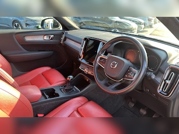 Used Volvo XC40 2021 for sale - 76336597: Photo