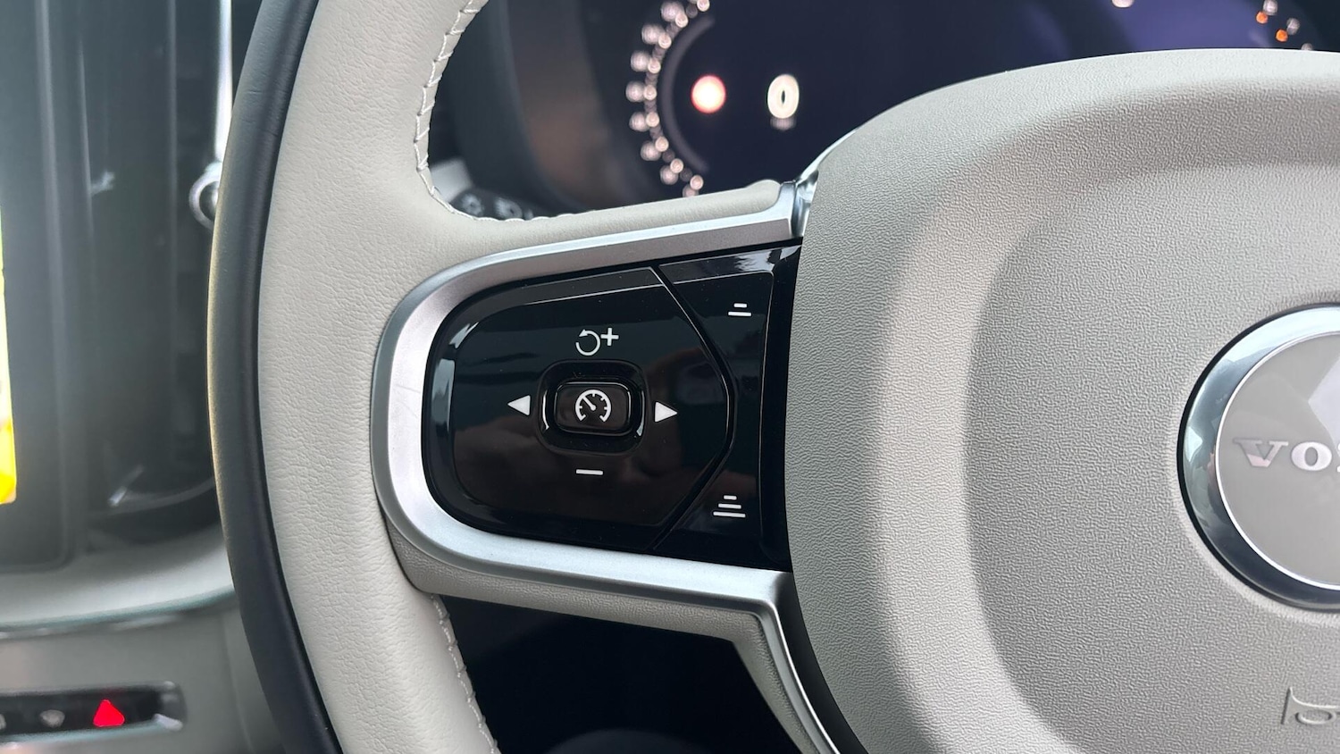 Used Volvo XC60 for sale - 77203708: Photo 18