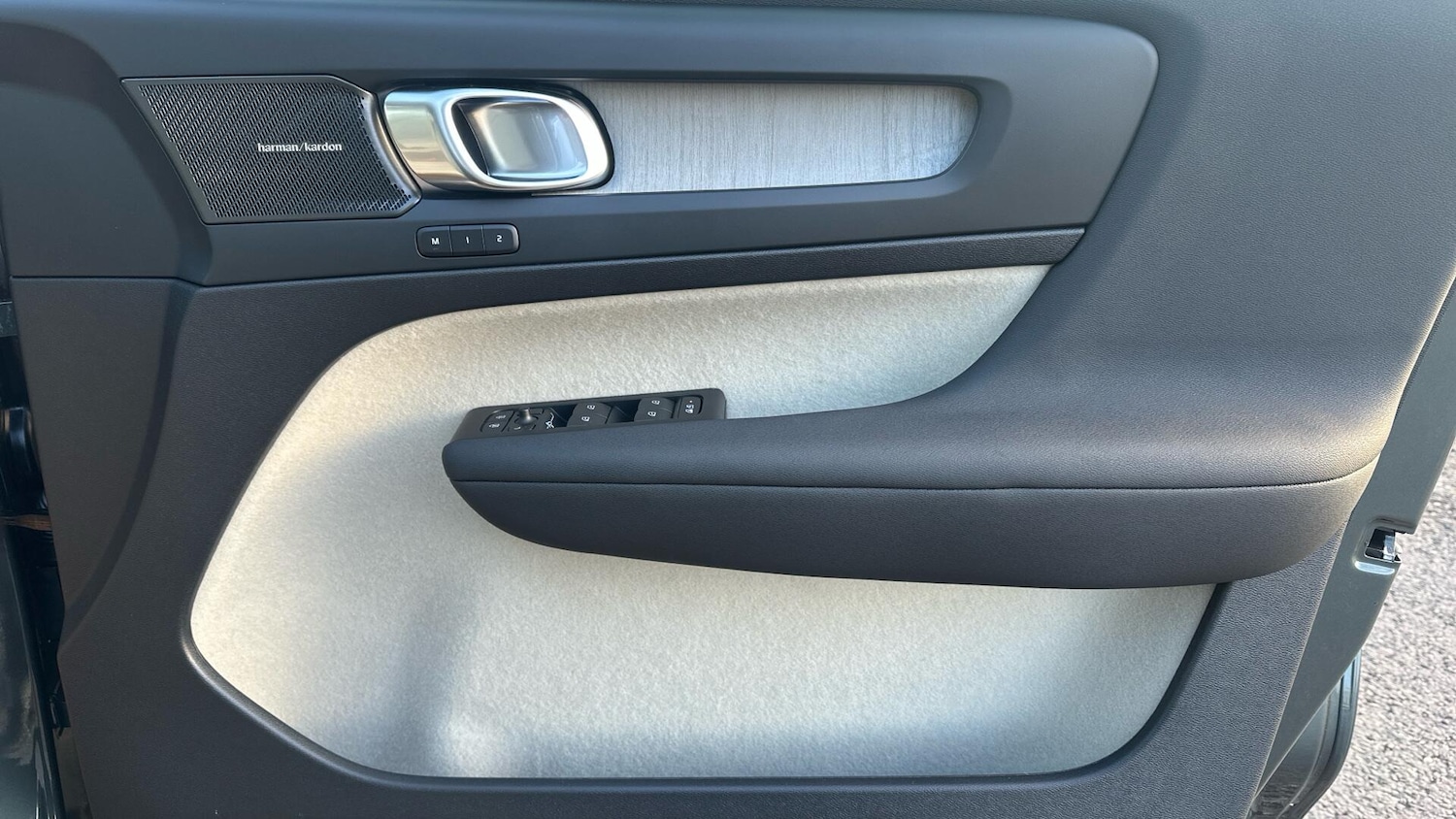 Used Volvo XC40 2025 for sale - 77040224: Photo 28