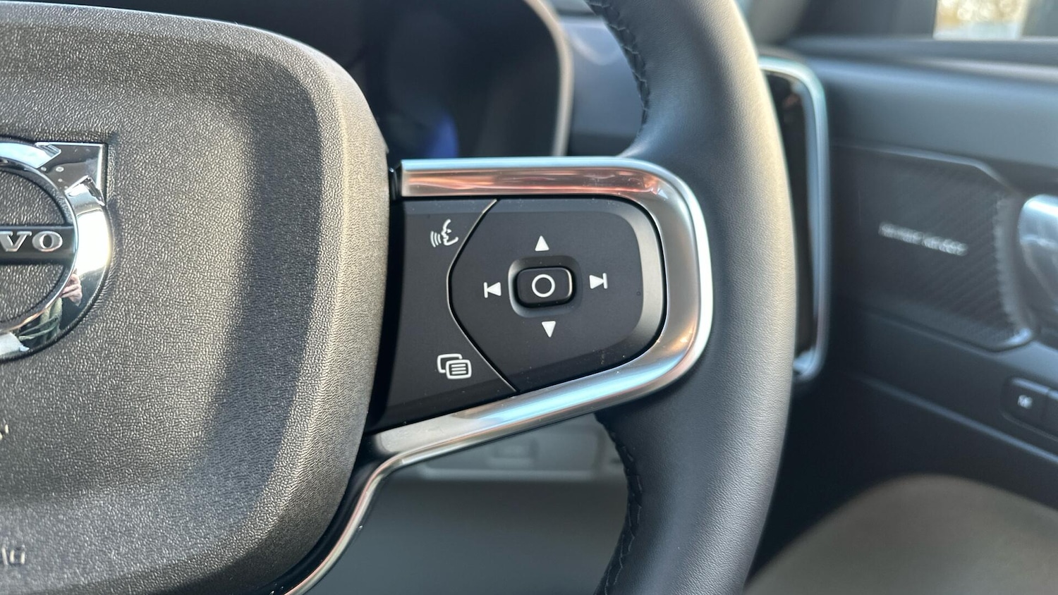 Used Volvo XC40 2025 for sale - 77040224: Photo 31