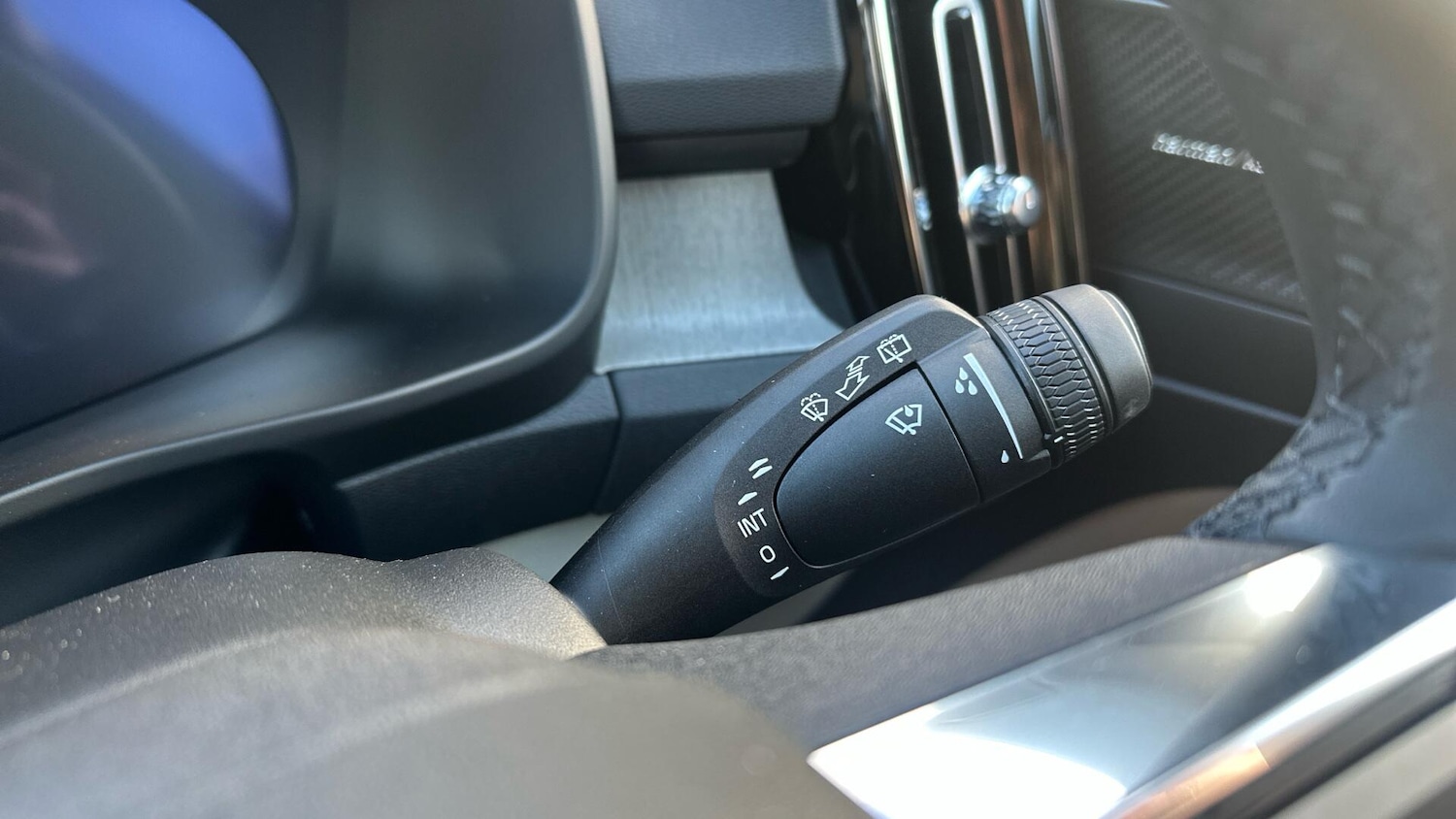 Used Volvo XC40 2025 for sale - 77040224: Photo 33