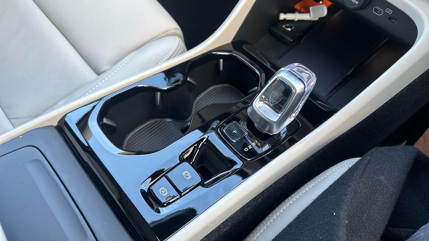 Used Volvo XC40 2025 for sale - 77040224: Photo 35