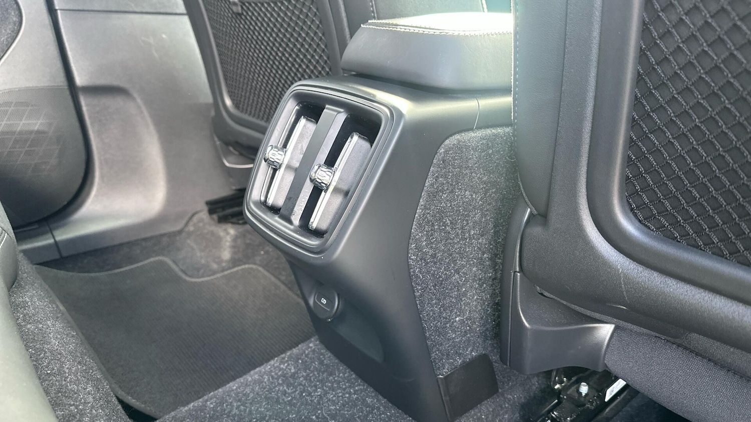 Used Volvo XC40 2020 for sale - 76337307: Photo 25